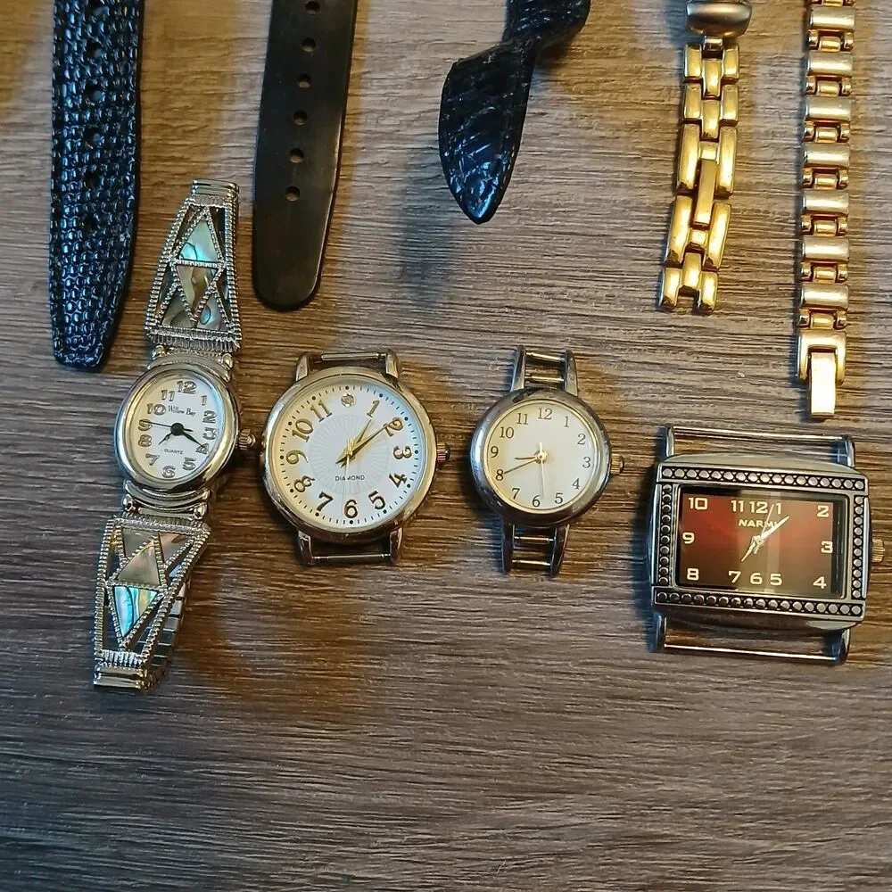 Huge Watch Lot of 35+ Mixed Brands Vintage & Modern Parts/Repair Untested-Box E